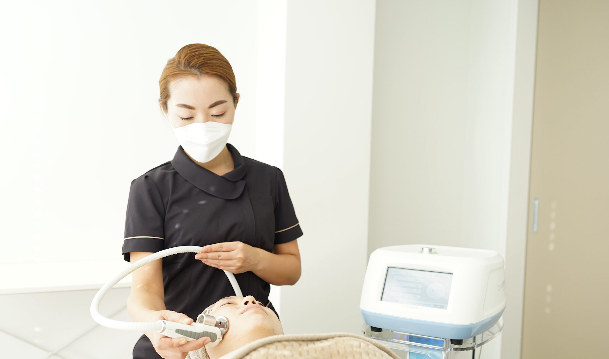 山田綺華【美品】ミシレルトII シミ　低周波　エレクトロポレーション　筋膜 夏こそエレクトロポレーション